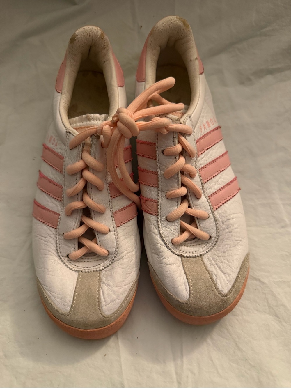 #520 Adidas Women’s White & Pink Classic Trainer